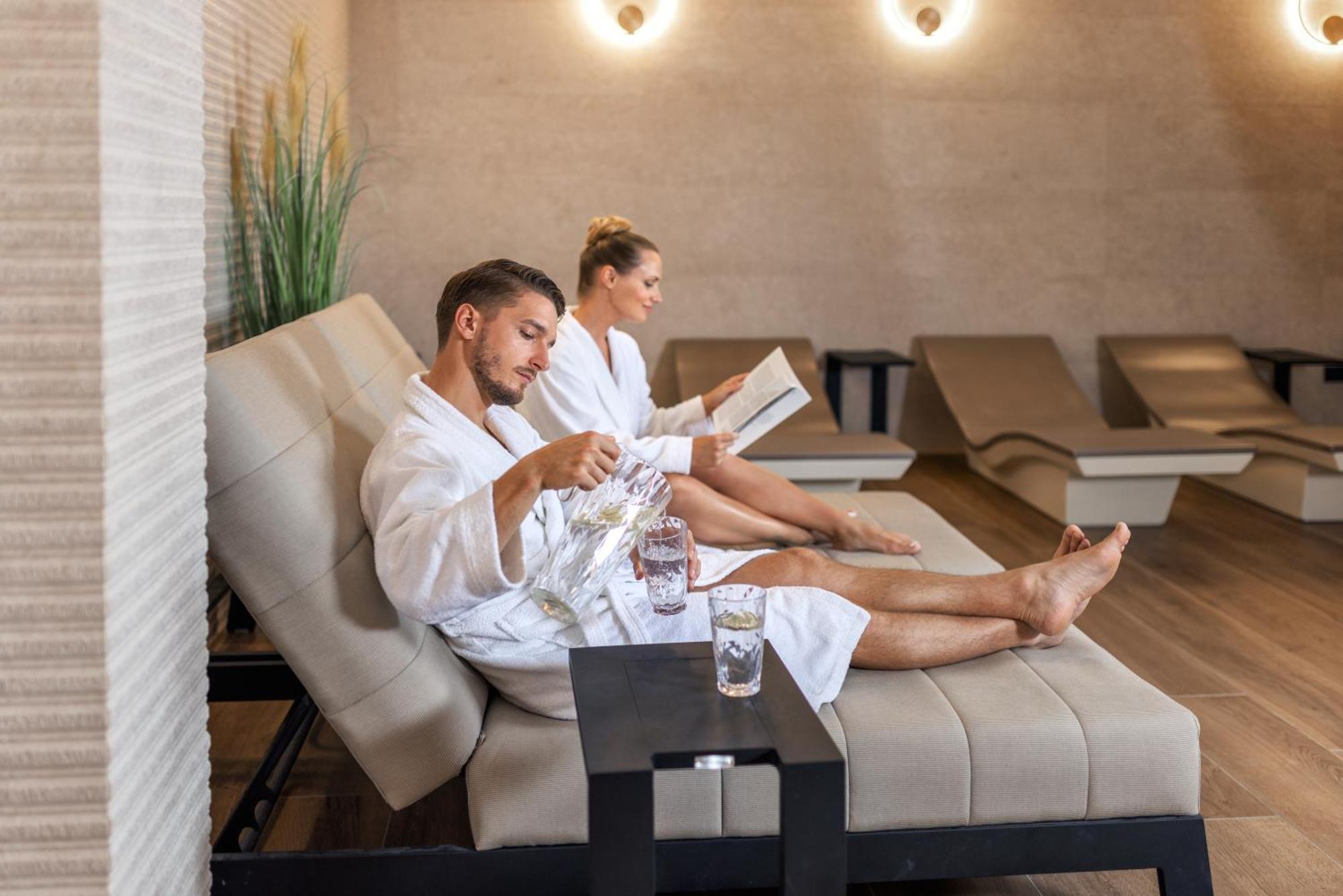 Hilton Rijeka Costabella Beach Resort And Spa エクステリア 写真 Spa