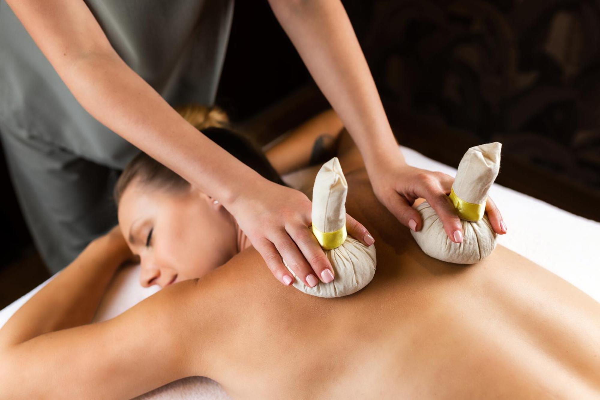 Hilton Rijeka Costabella Beach Resort And Spa エクステリア 写真 Thai herbal compress massage