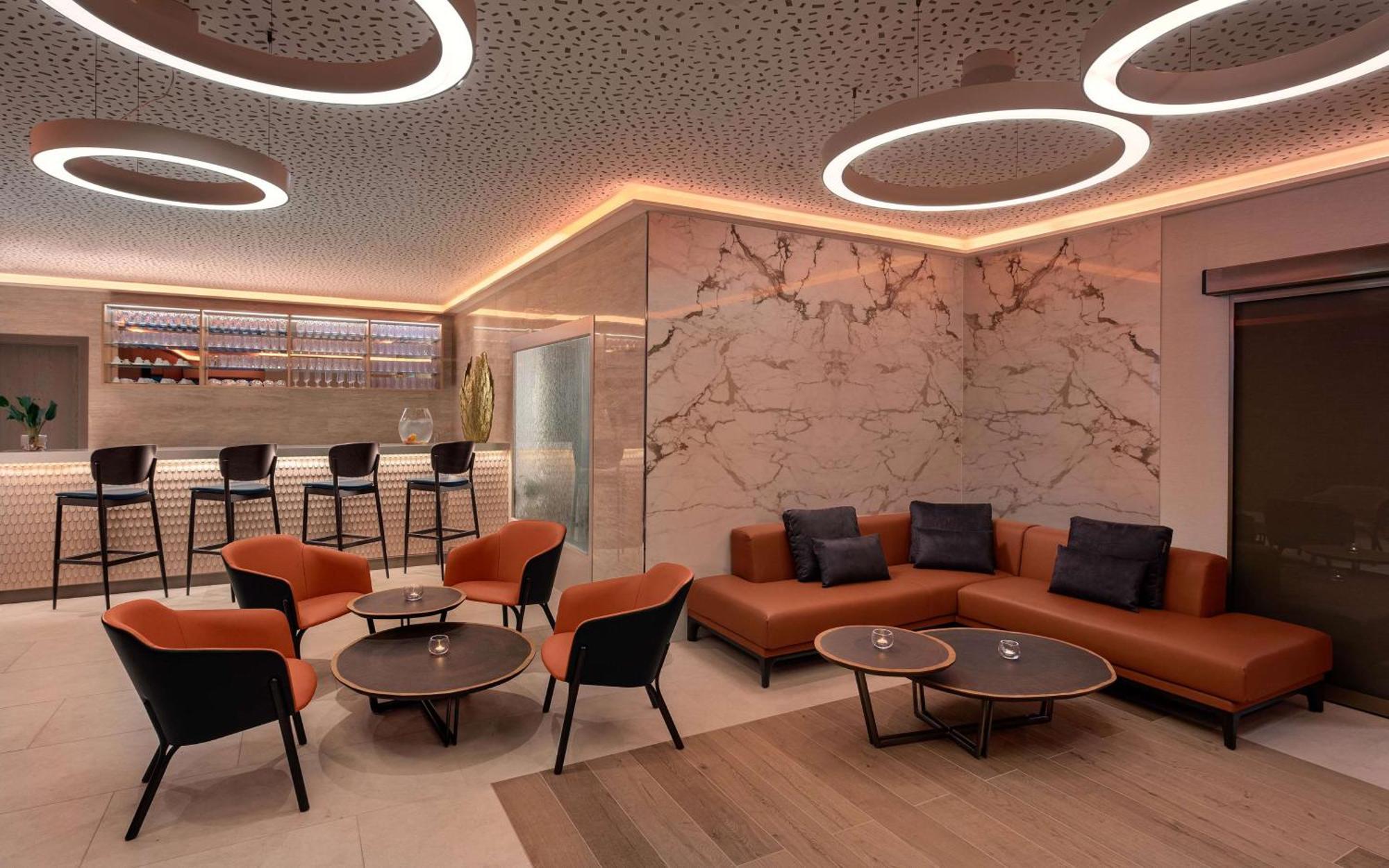 Hilton Rijeka Costabella Beach Resort And Spa エクステリア 写真 The lounge at the airport