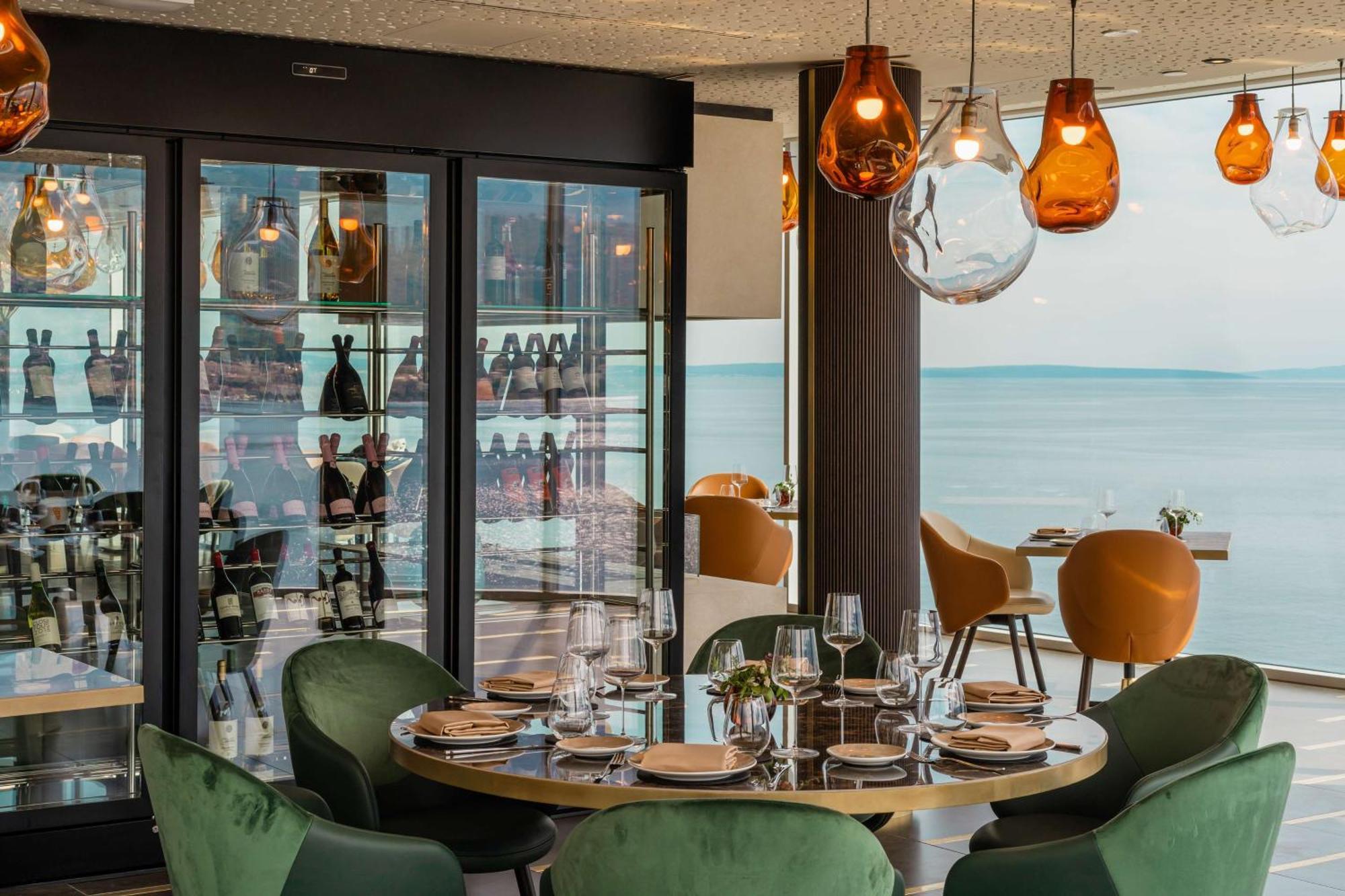 Hilton Rijeka Costabella Beach Resort And Spa エクステリア 写真 The restaurant