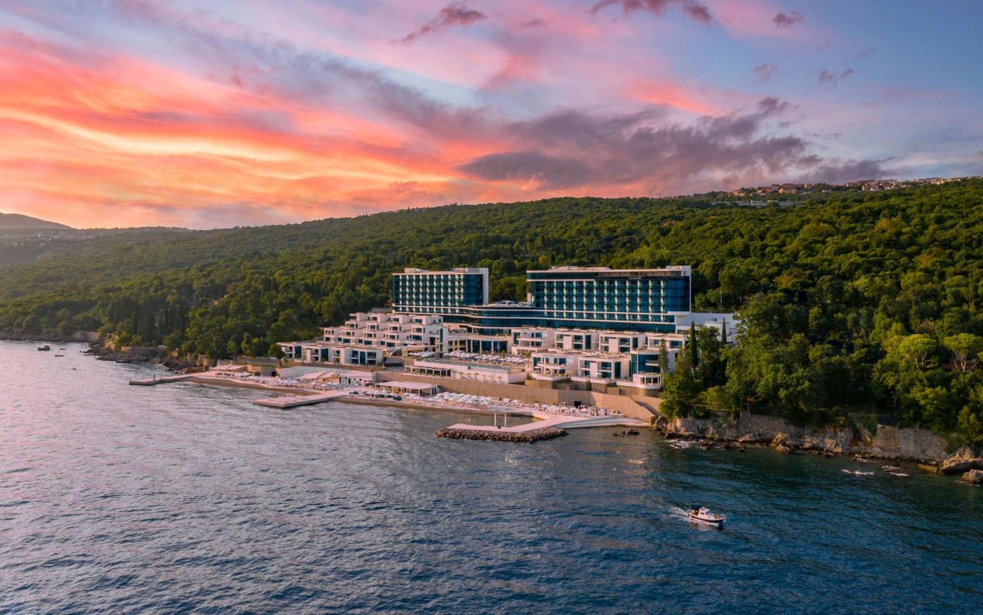 Hilton Rijeka Costabella Beach Resort And Spa エクステリア 写真
