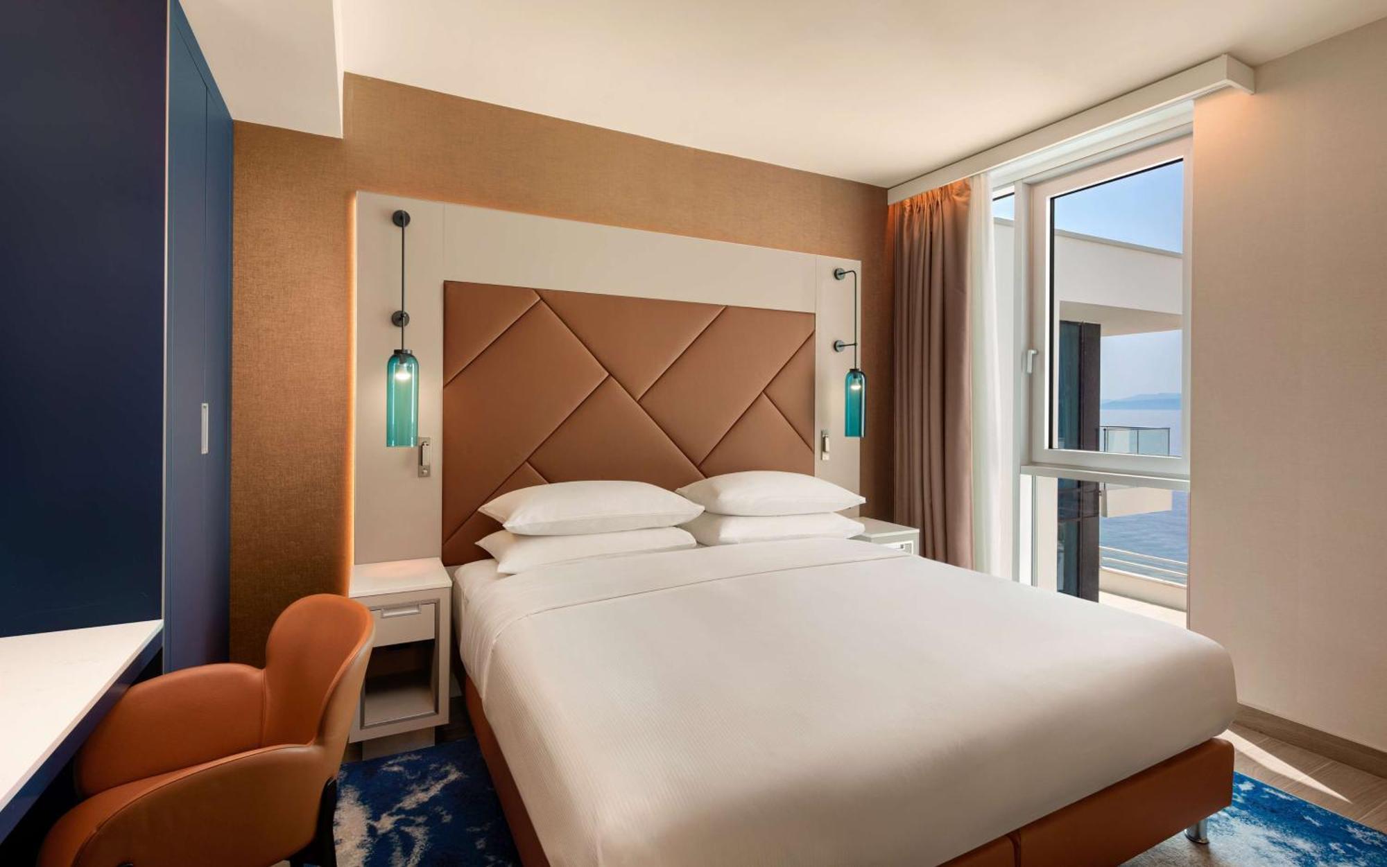 Hilton Rijeka Costabella Beach Resort And Spa エクステリア 写真 A bedroom at the hotel