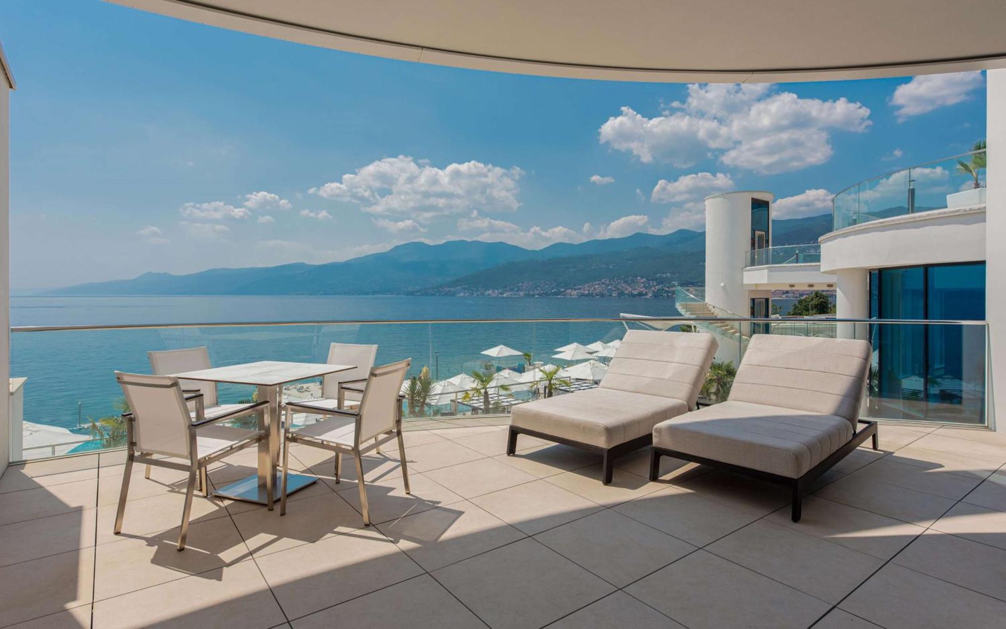 Hilton Rijeka Costabella Beach Resort And Spa エクステリア 写真 View from the hotel